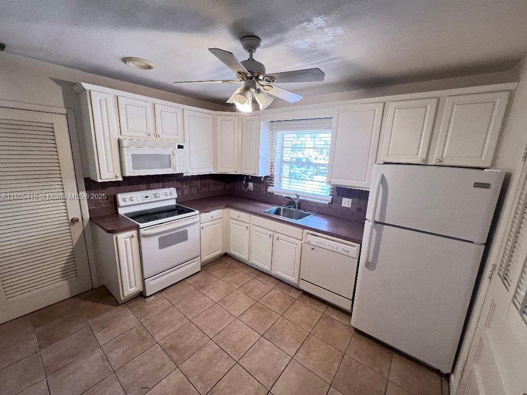 TRAILS END VILLAS INC CON - Residential