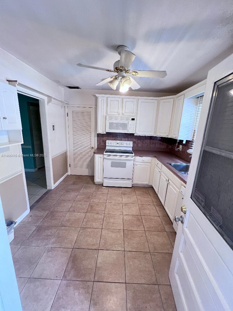 TRAILS END VILLAS INC CON - Residential