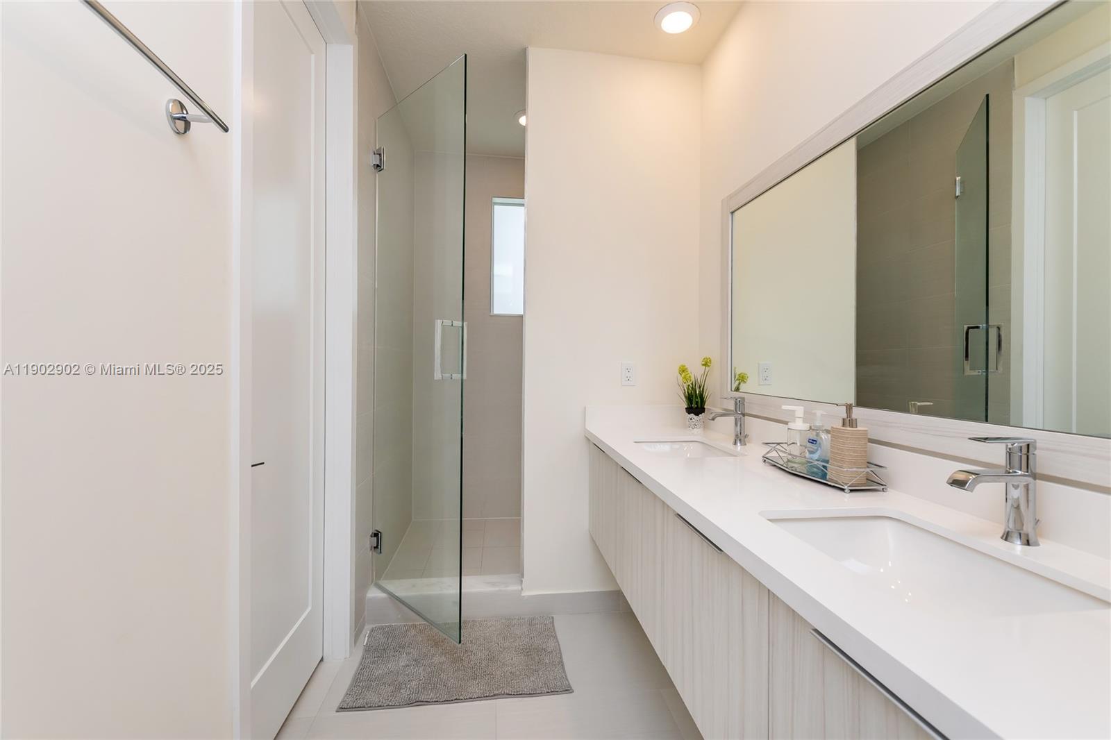 LANDMARK AT DORAL CONDO N - Residential Lease