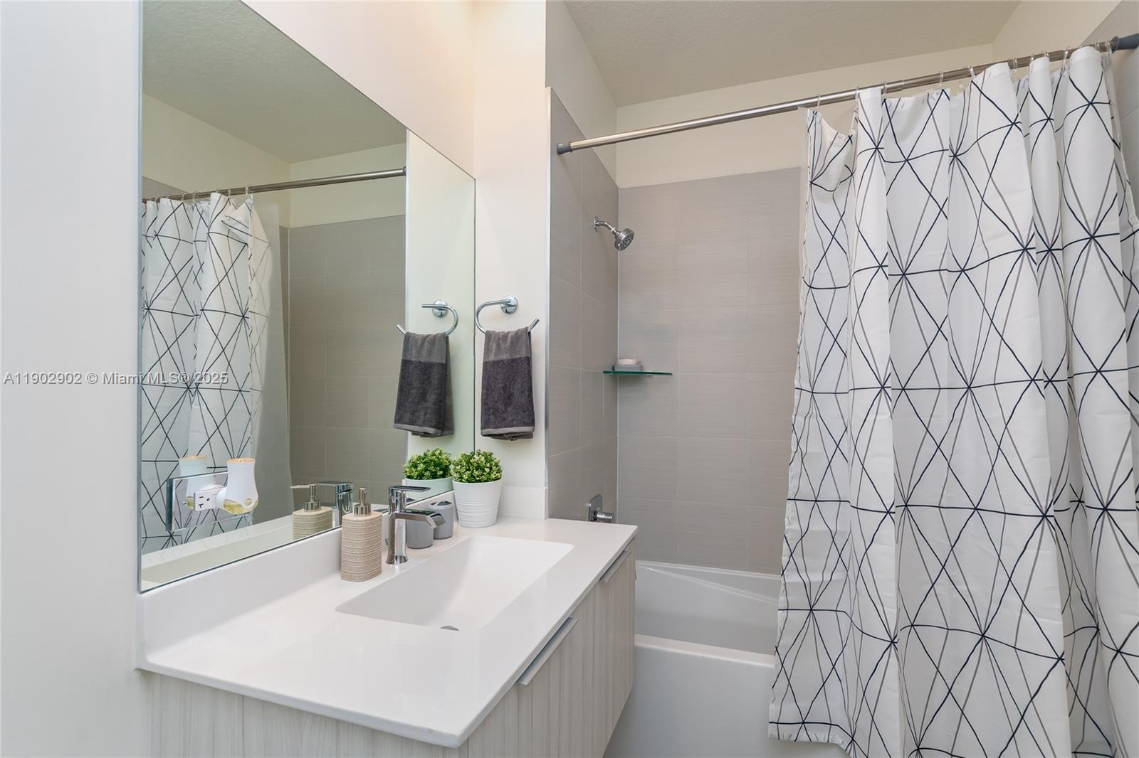 LANDMARK AT DORAL CONDO N - Residential Lease