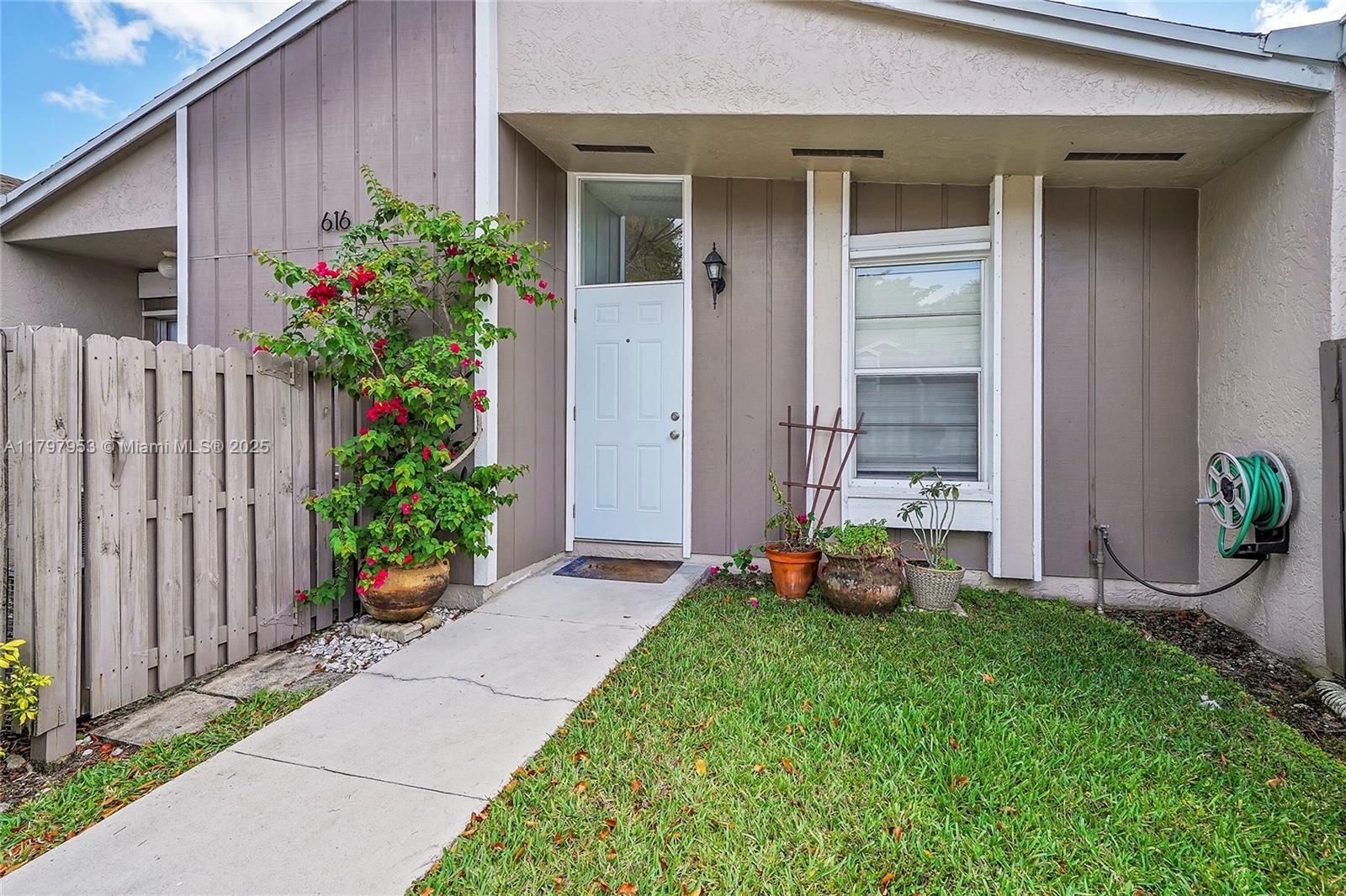 616 Woodgate Cir D