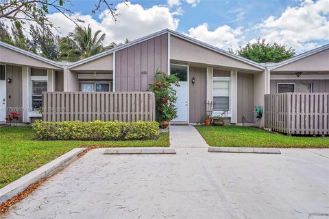 616 Woodgate Cir D Sunrise FL 33326