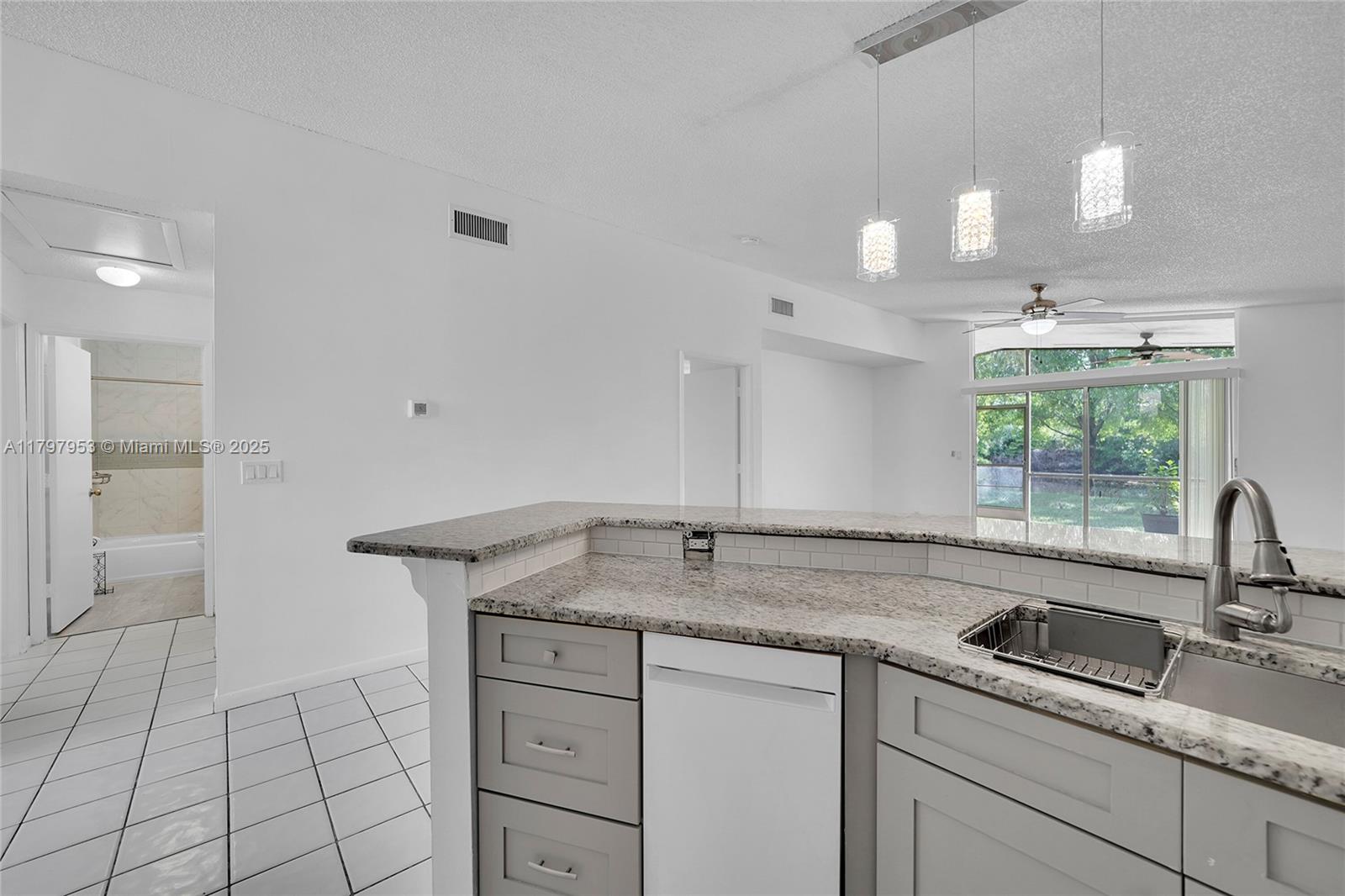 616 Woodgate Cir D