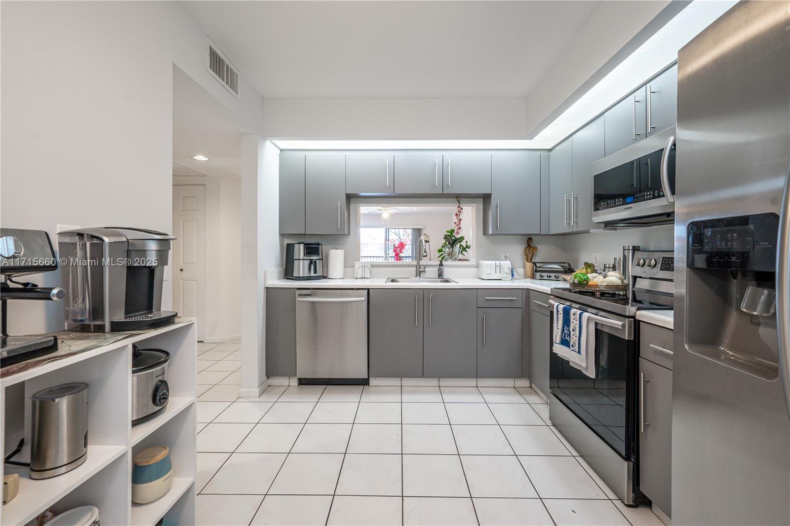 SUFFOLK AT CENTURY VILLAG - Residential