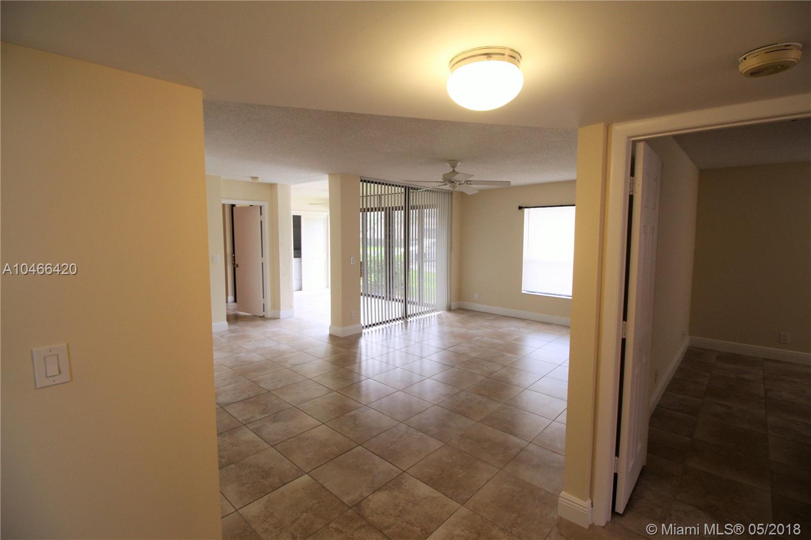 APPLEWOOD VILLAGE 1-D CON - Residential