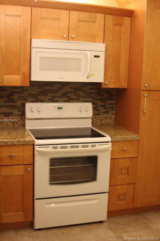 APPLEWOOD VILLAGE 1-D CON - Residential