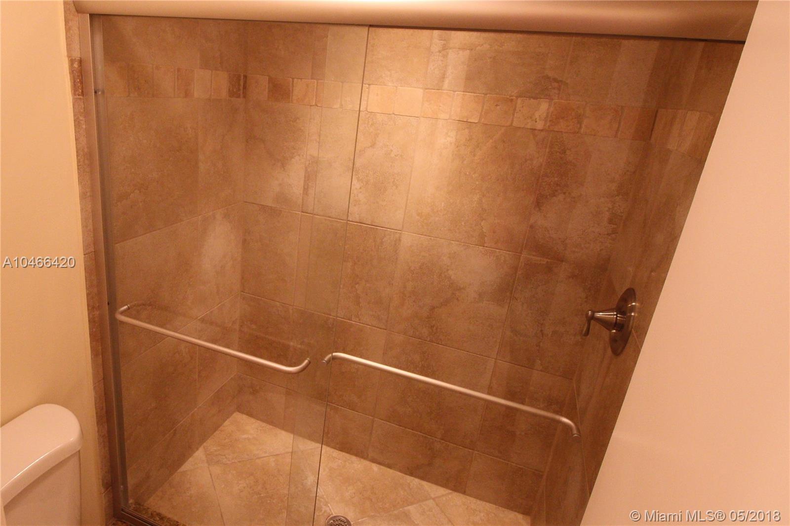 APPLEWOOD VILLAGE 1-D CON - Residential