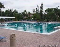 APPLEWOOD VILLAGE 1-D CON - Residential