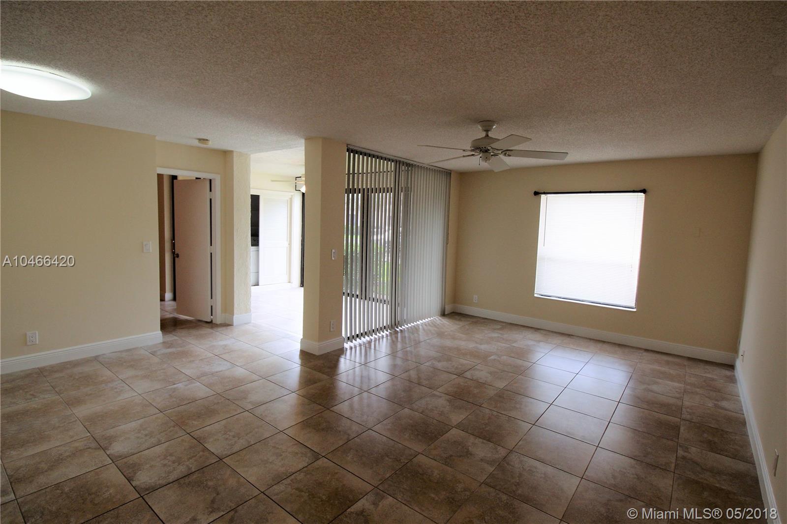 APPLEWOOD VILLAGE 1-D CON - Residential