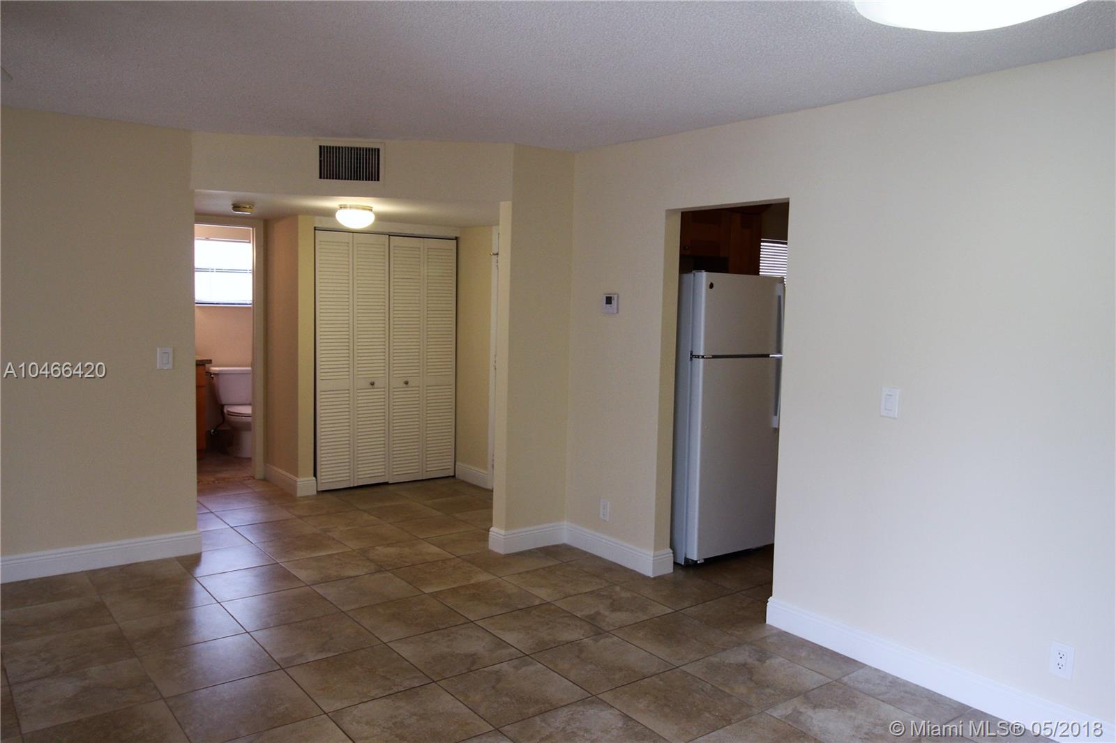 APPLEWOOD VILLAGE 1-D CON - Residential