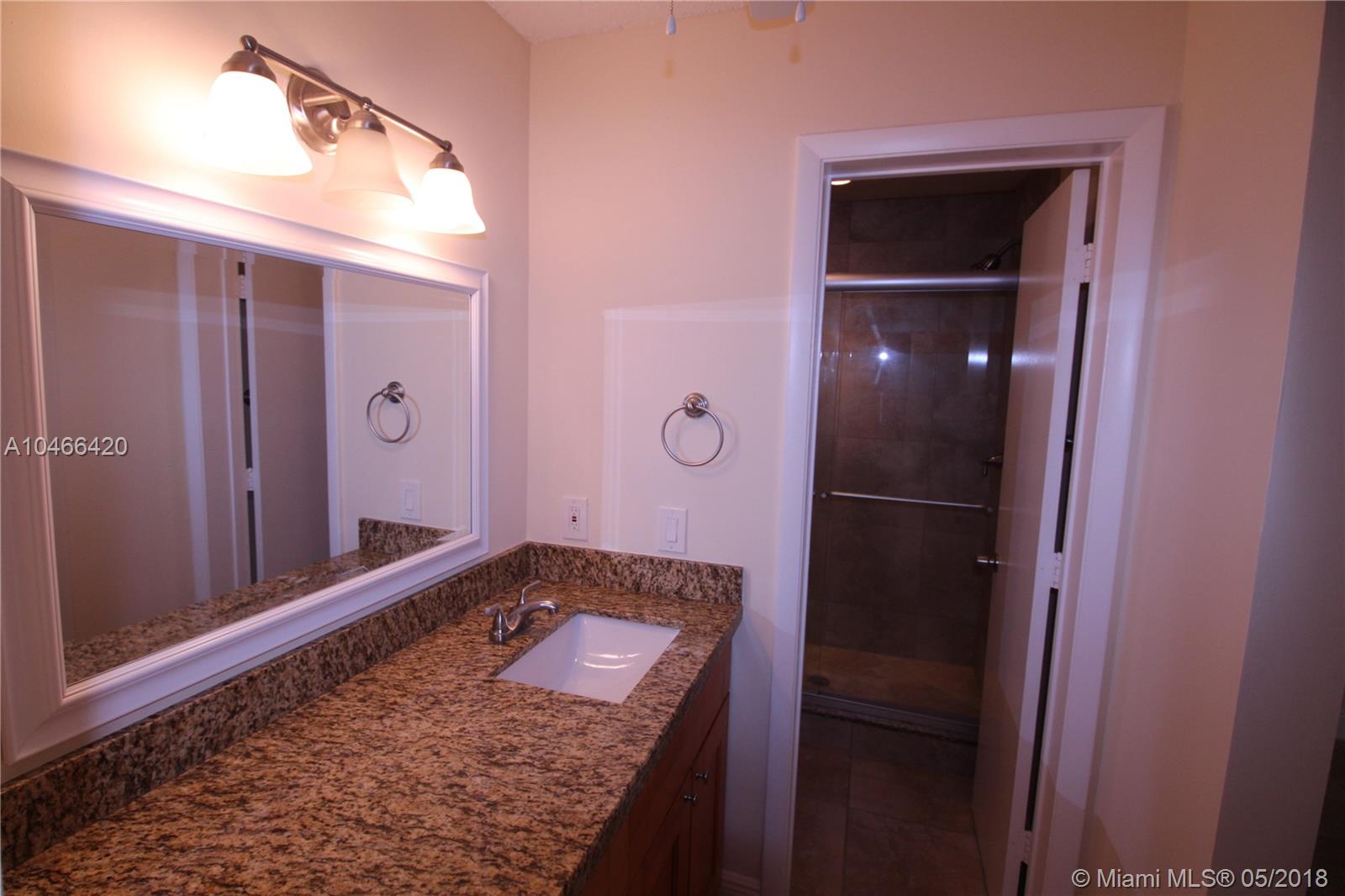 APPLEWOOD VILLAGE 1-D CON - Residential