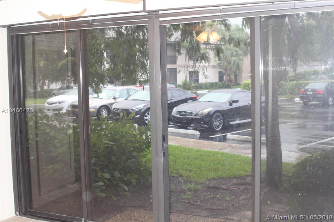 APPLEWOOD VILLAGE 1-D CON - Residential