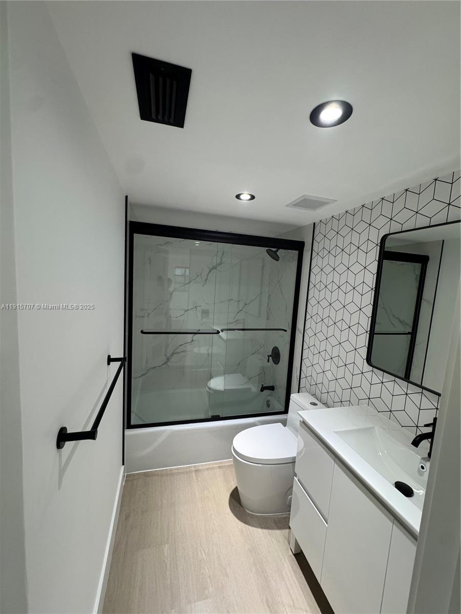 PRINCETON CONDOMINIUM - Residential Lease