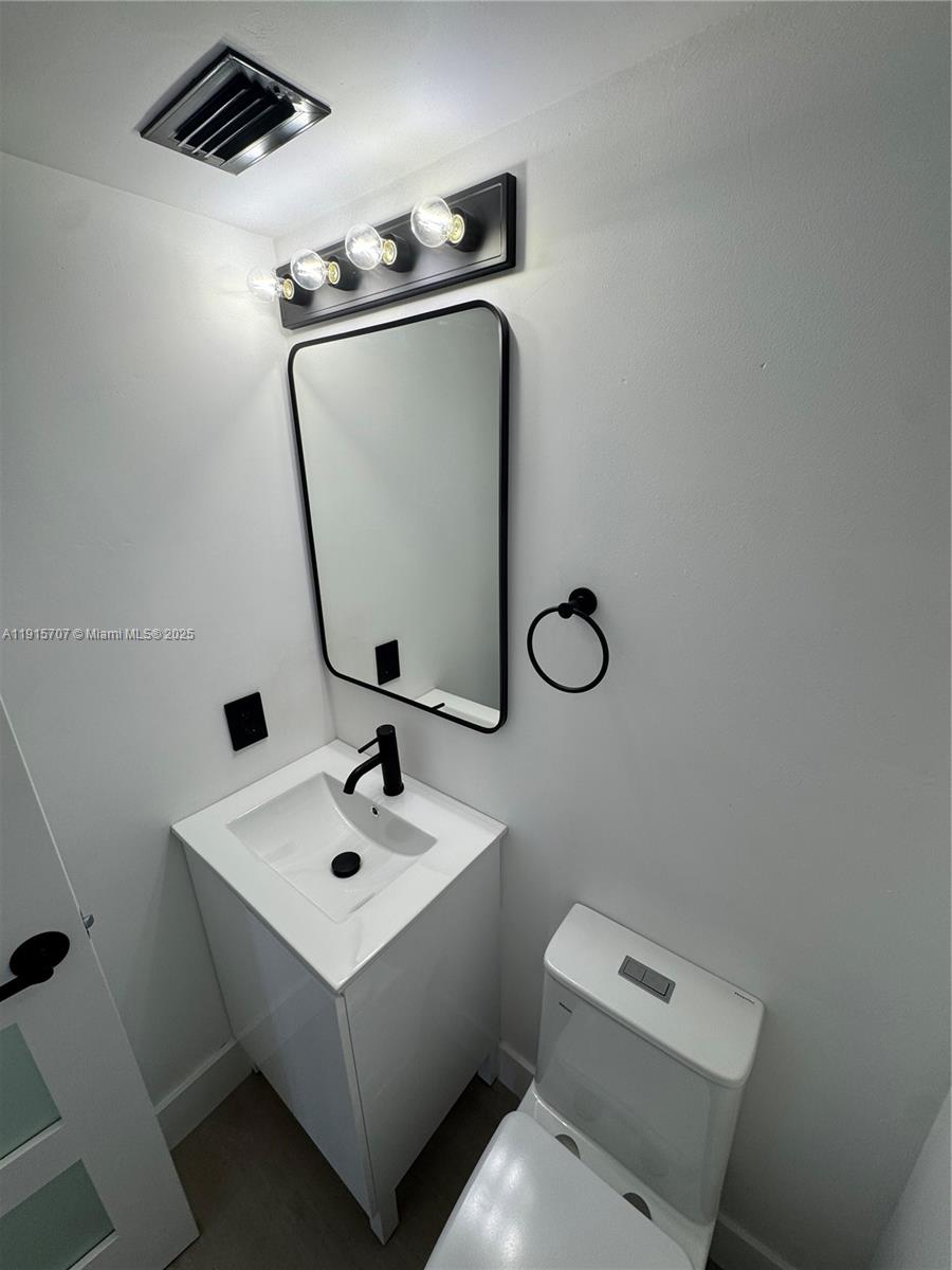 PRINCETON CONDOMINIUM - Residential Lease