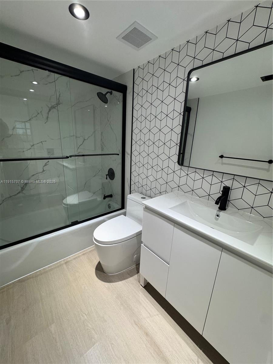 PRINCETON CONDOMINIUM - Residential Lease