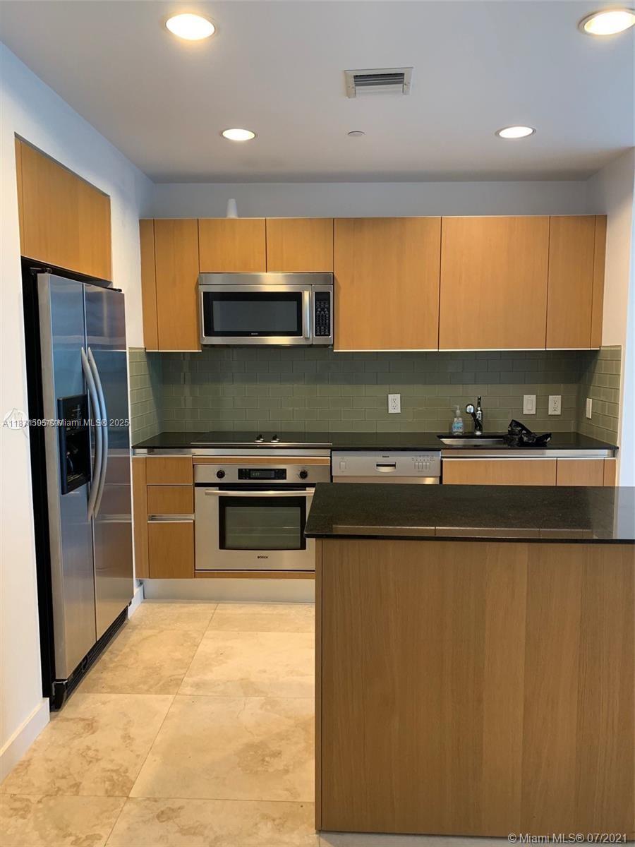 1050 BRICKELL AV 2808