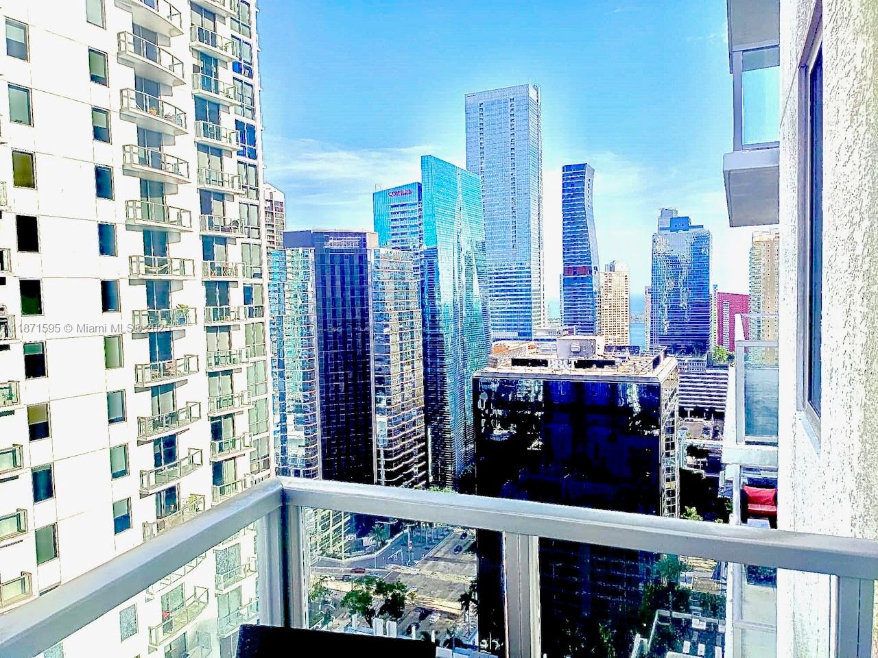 1050 BRICKELL AV 2808