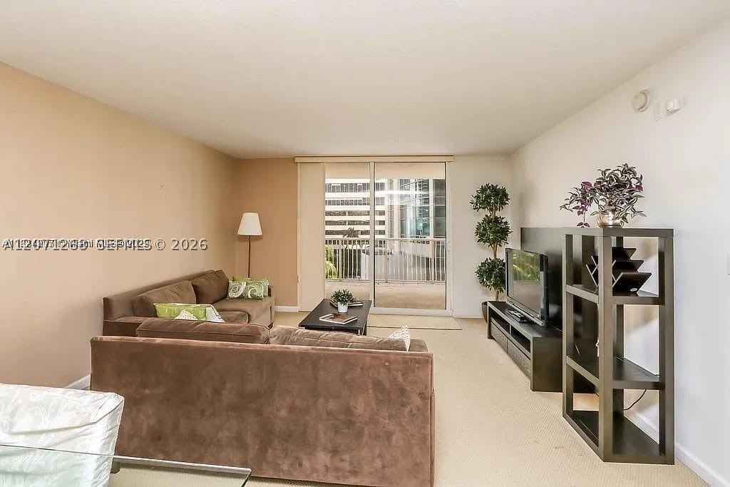 1200 Brickell Bay Dr 1518