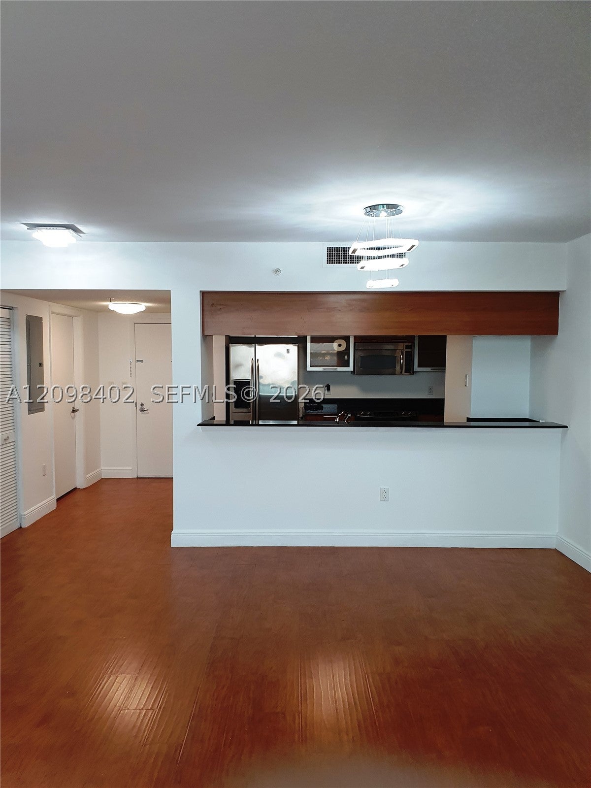 1800 N Bayshore Dr 3405, Miami, FL, 33132/$849,000 4 1800 N Bayshore Dr 3405