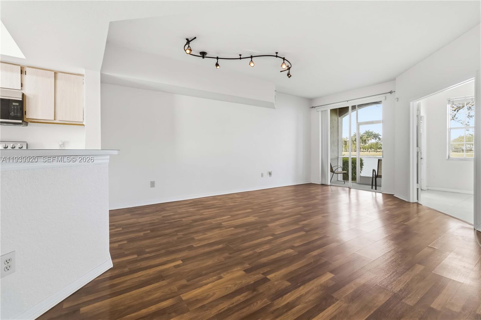 VILLAS DE TUSCANY CONDO - Residential Lease