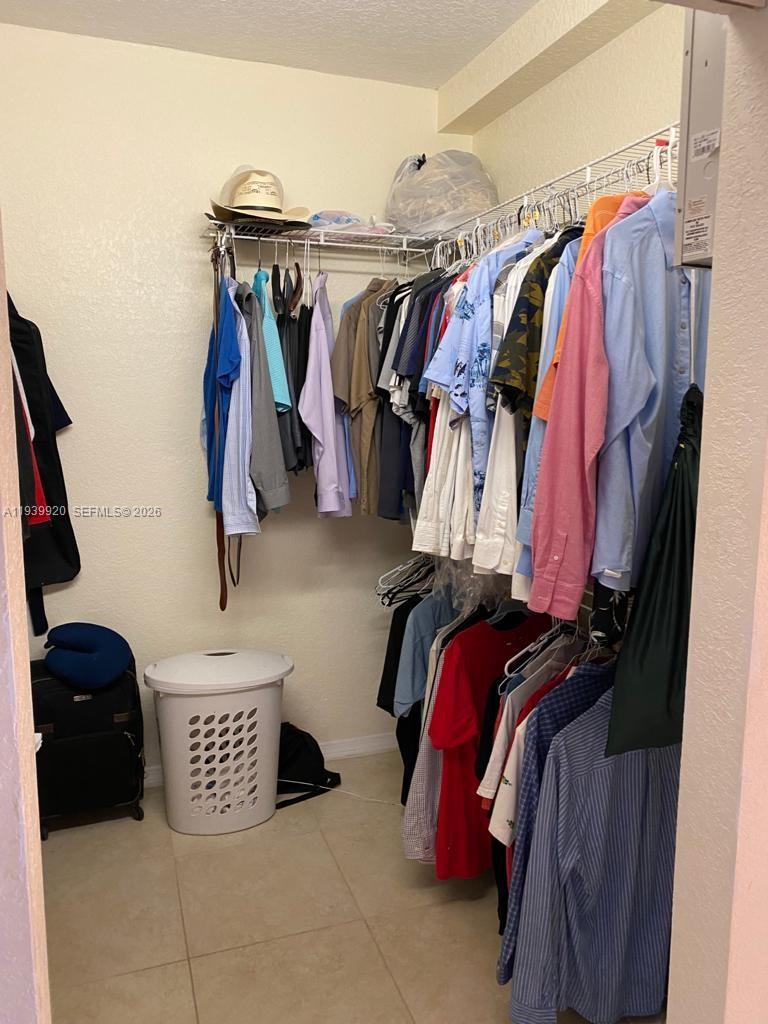 VILLAS DE TUSCANY CONDO - Residential Lease