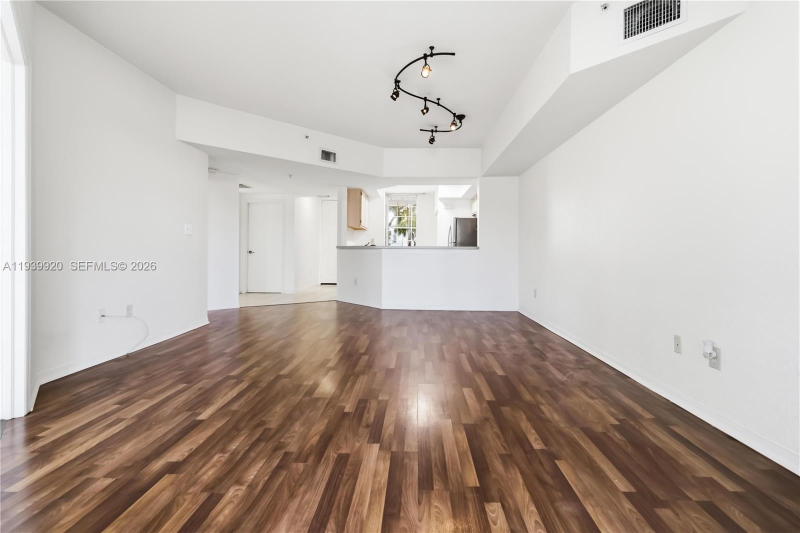 VILLAS DE TUSCANY CONDO - Residential Lease