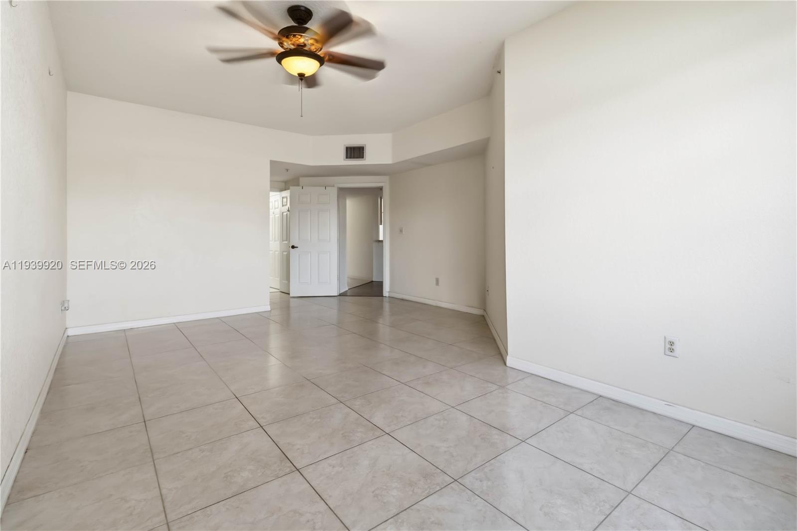 VILLAS DE TUSCANY CONDO - Residential Lease