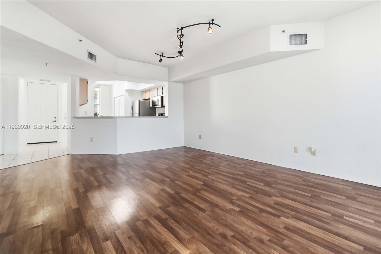 VILLAS DE TUSCANY CONDO - Residential Lease