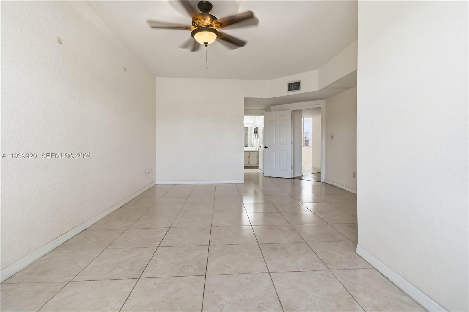 VILLAS DE TUSCANY CONDO - Residential Lease