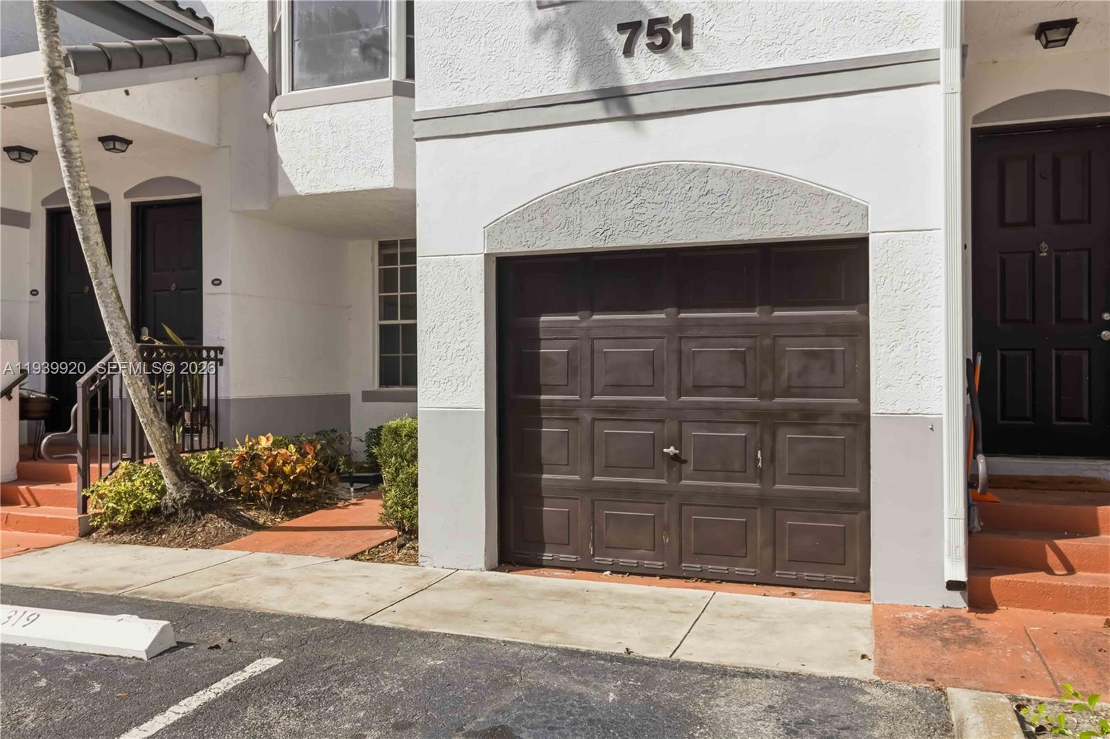 VILLAS DE TUSCANY CONDO - Residential Lease
