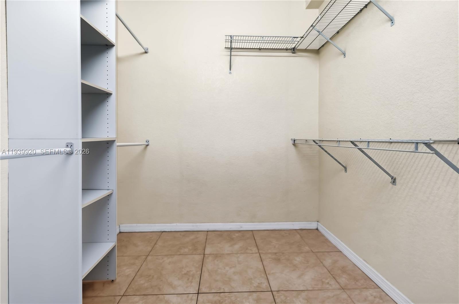 VILLAS DE TUSCANY CONDO - Residential Lease