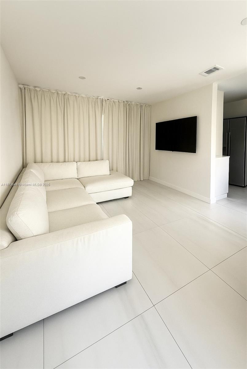 AUBURNDALE TAMIAMI TRAIL - Residential Income