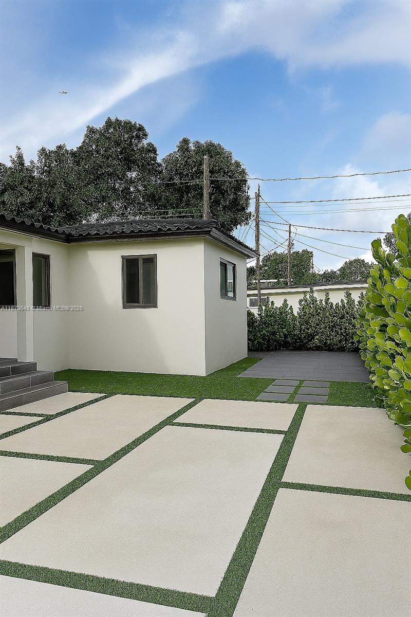 AUBURNDALE TAMIAMI TRAIL - Residential Income