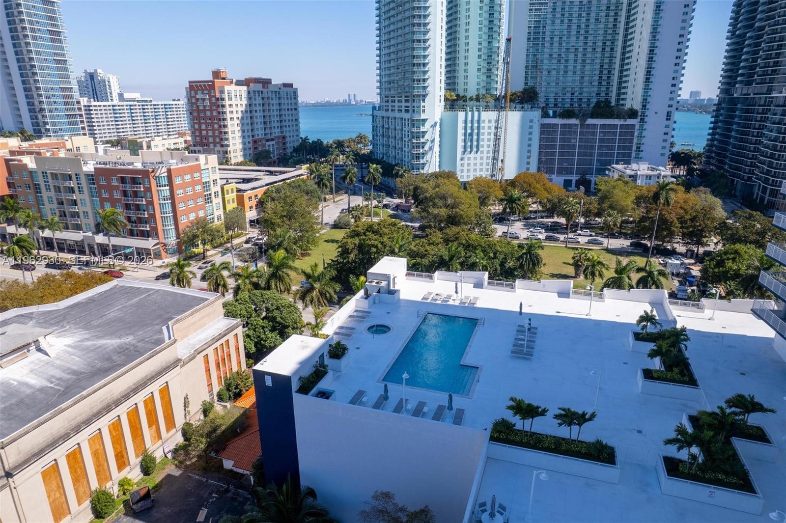 1800 BISCAYNE PLAZA CONDO - Residential
