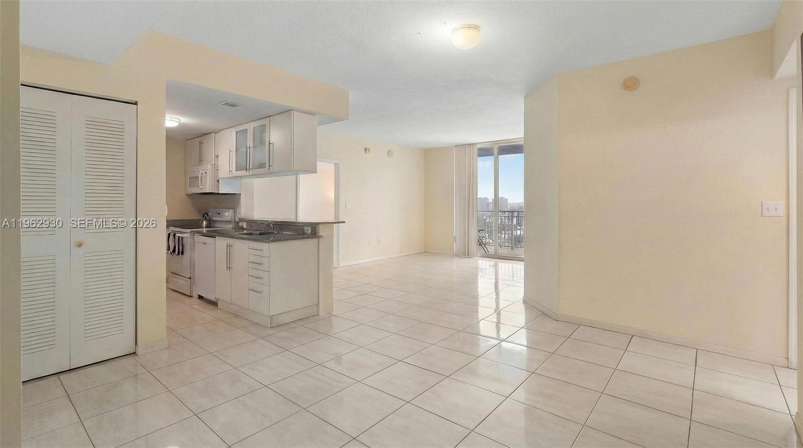 1800 BISCAYNE PLAZA CONDO - Residential