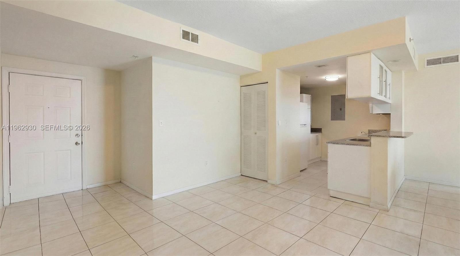 1800 BISCAYNE PLAZA CONDO - Residential