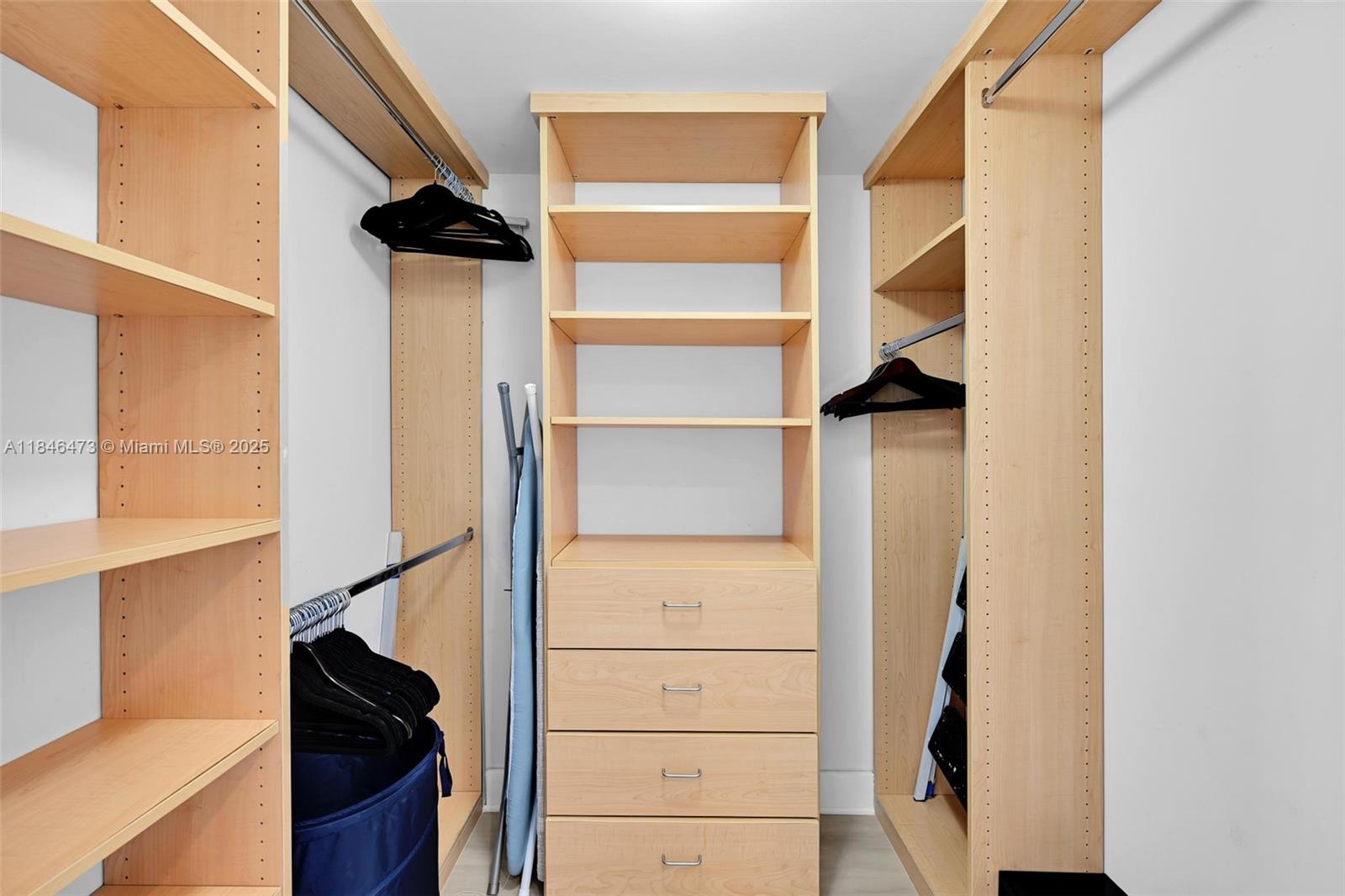 BEACH CLUB CONDO - Residential Lease