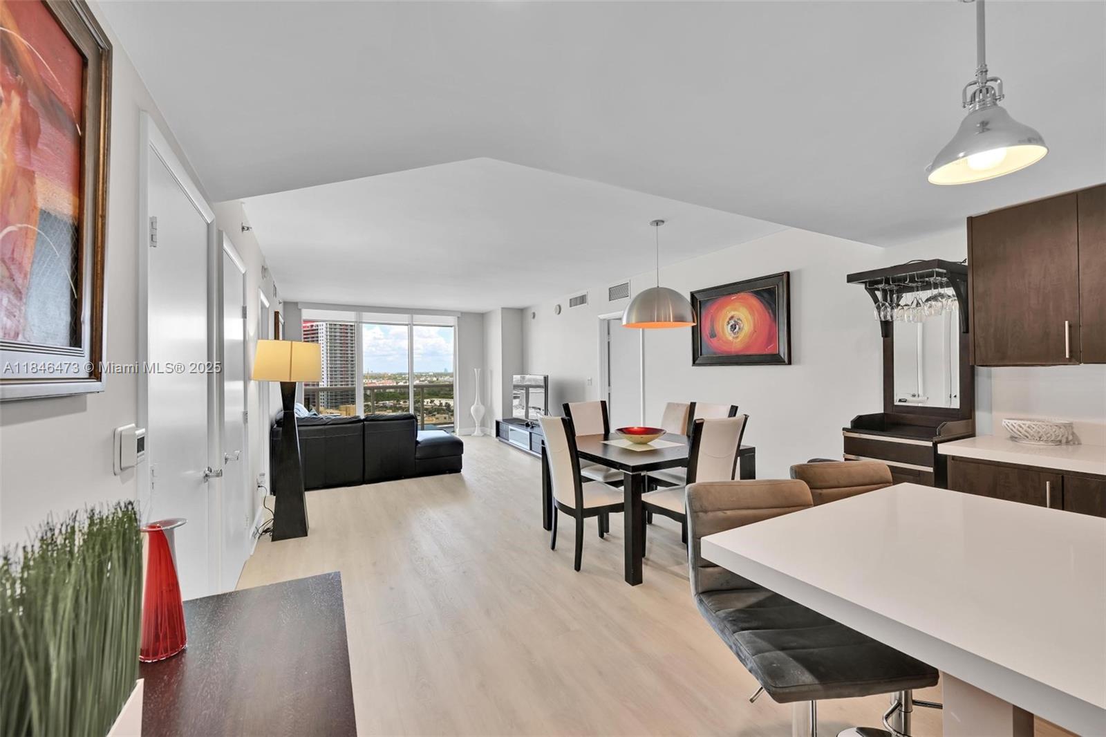 BEACH CLUB CONDO - Residential Lease