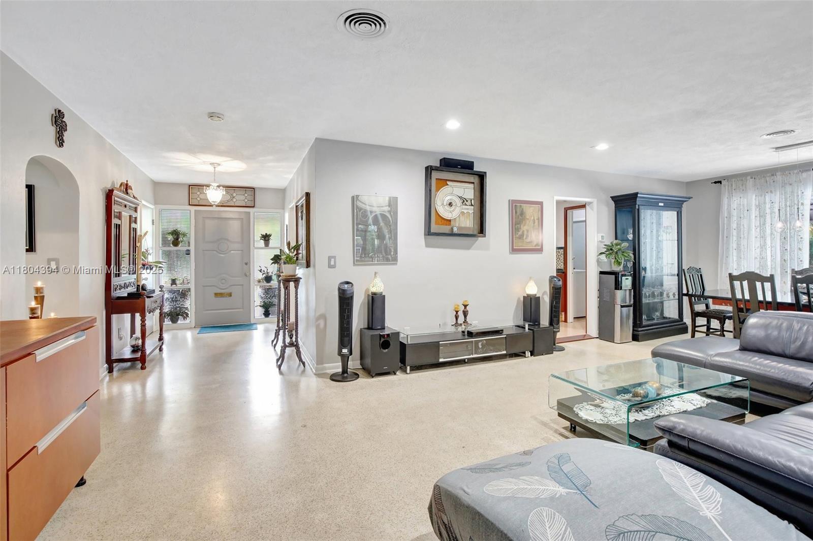 PLANTATION GARDENS 1ST SE - Residential