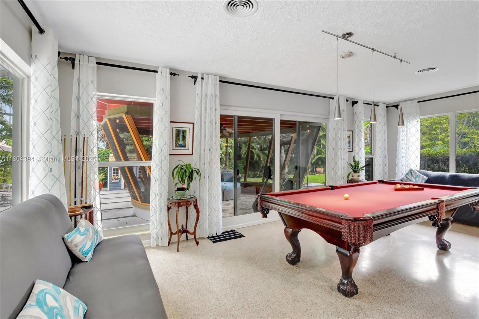 PLANTATION GARDENS 1ST SE - Residential