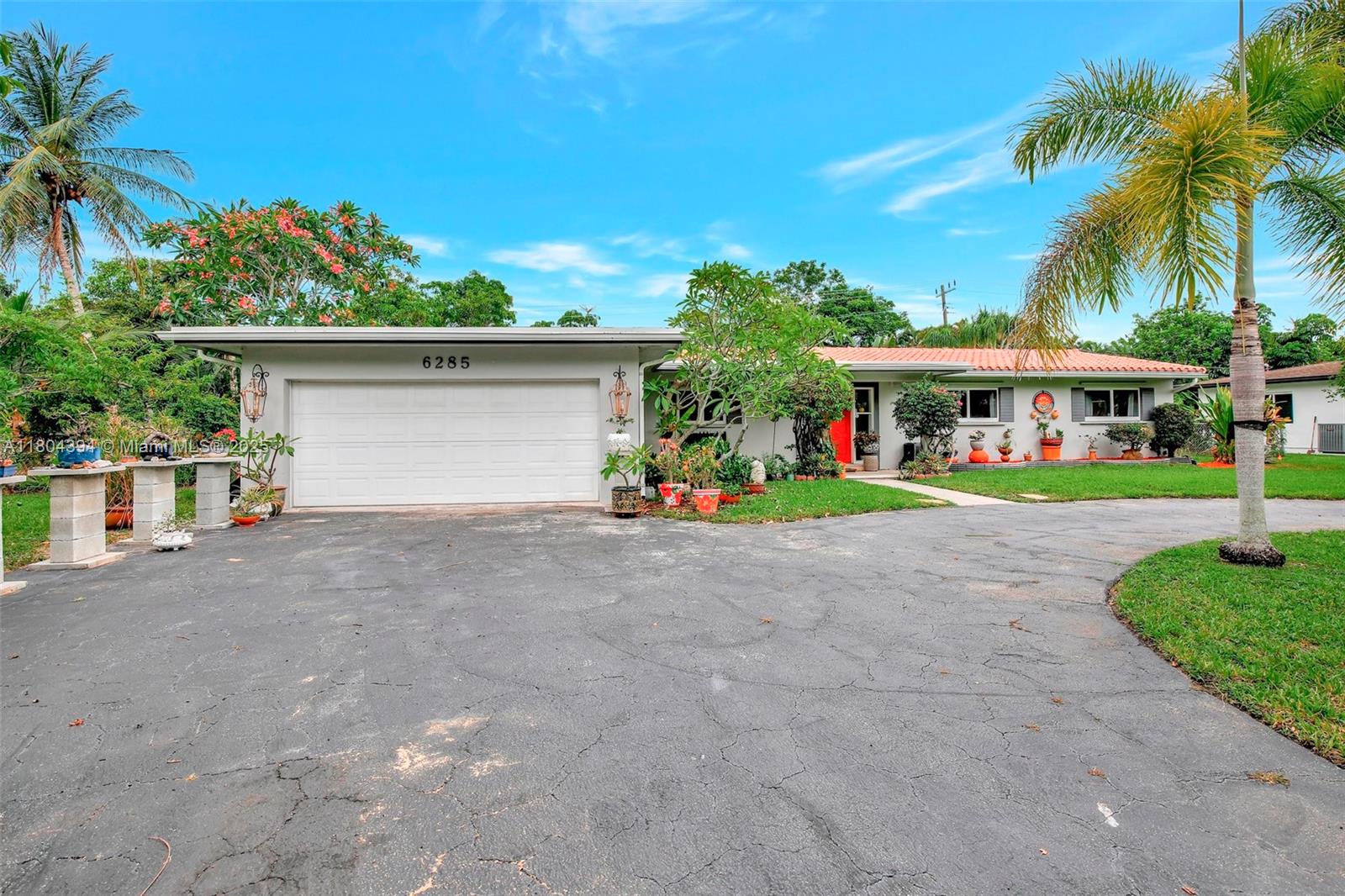 6285 Pine Ter