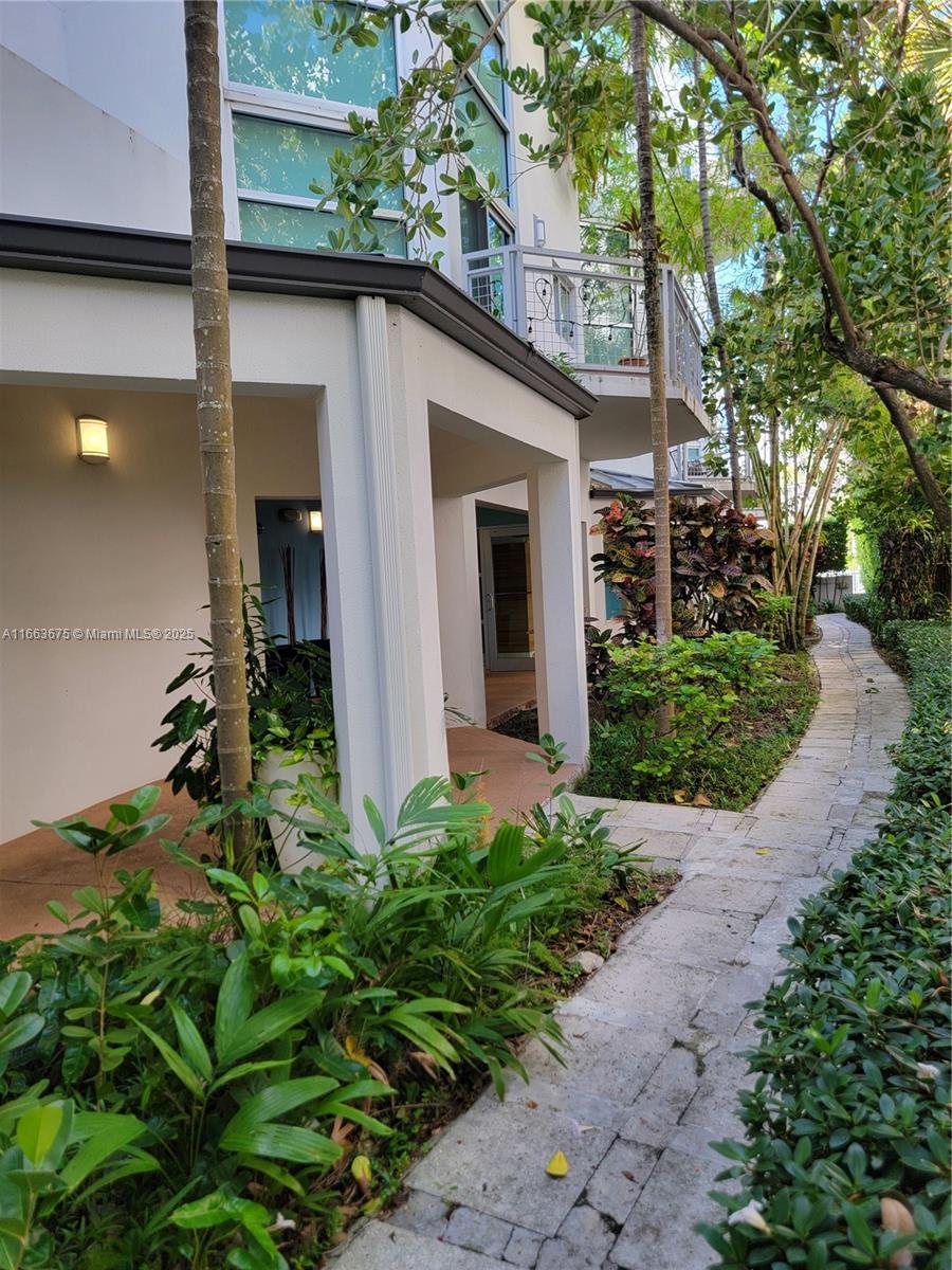 7728 Collins Ave 4, Miami Beach, Miami-Dade County, Florida - 2 Bedrooms  
2 Bathrooms - 