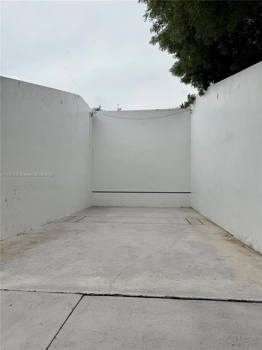 Pembroke Pines, Florida 33028, United States, 4 Bedrooms Bedrooms, ,3 BathroomsBathrooms,Residential,Active,123192