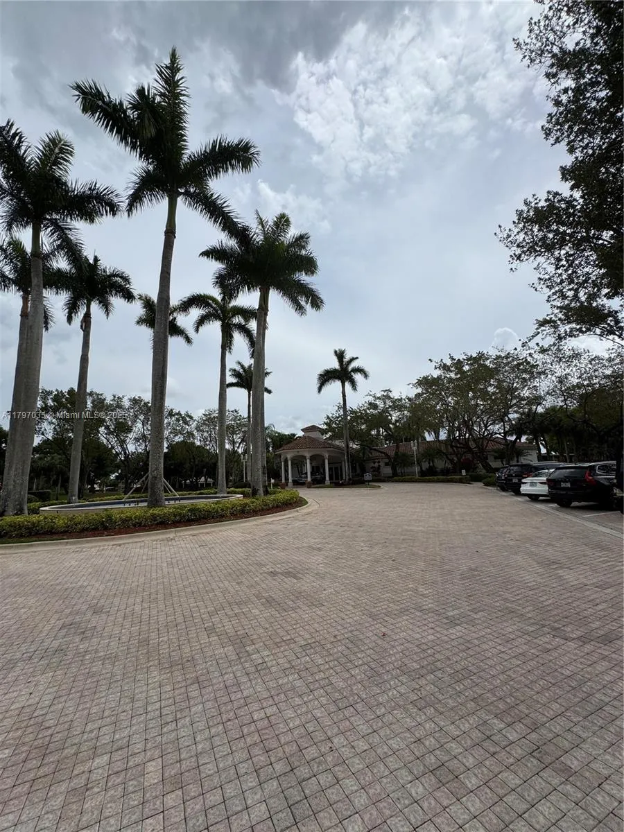 Pembroke Pines, Florida 33028, United States, 4 Bedrooms Bedrooms, ,3 BathroomsBathrooms,Residential,Active,123192