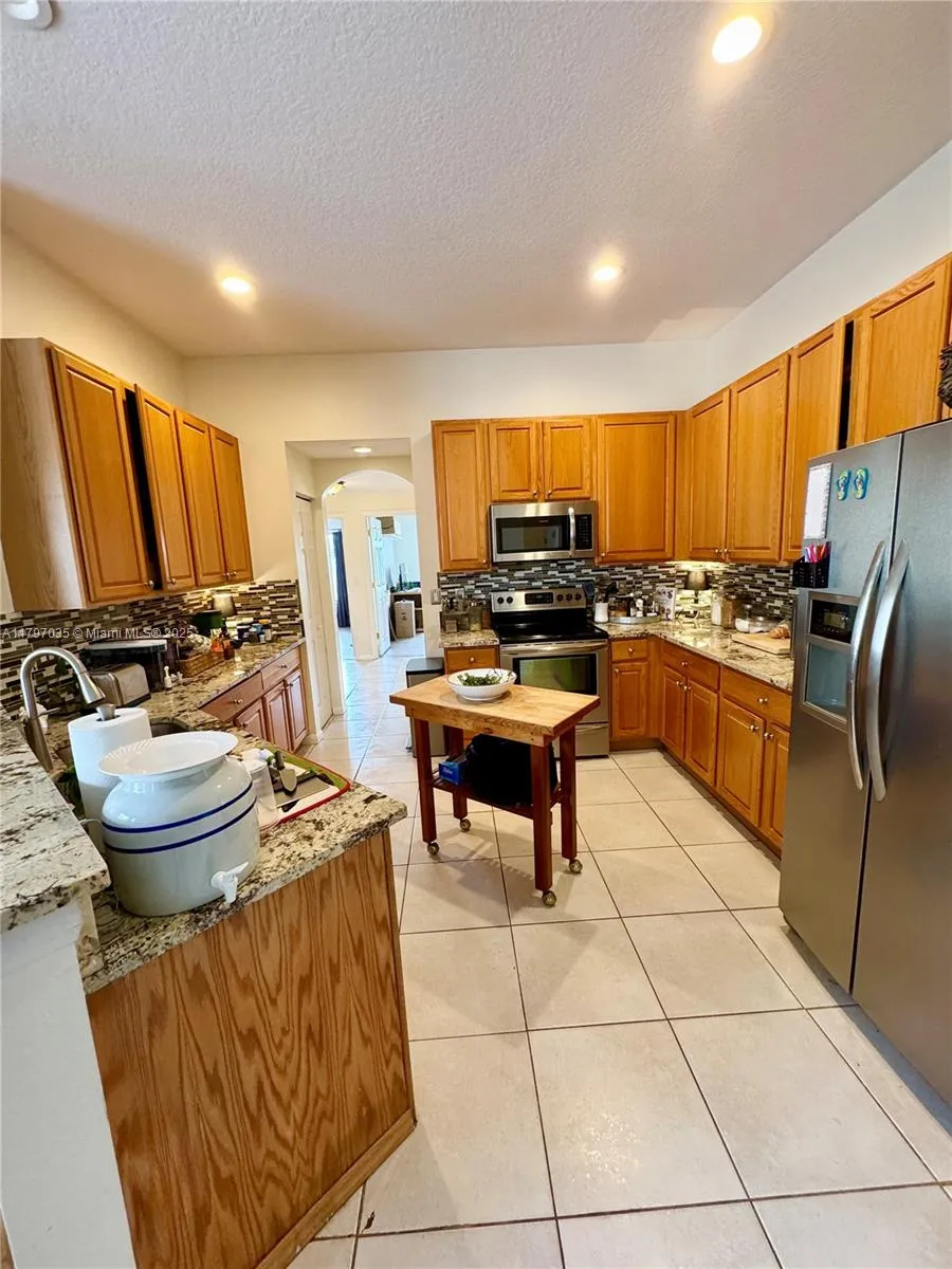 Pembroke Pines, Florida 33028, United States, 4 Bedrooms Bedrooms, ,3 BathroomsBathrooms,Residential,Active,123192