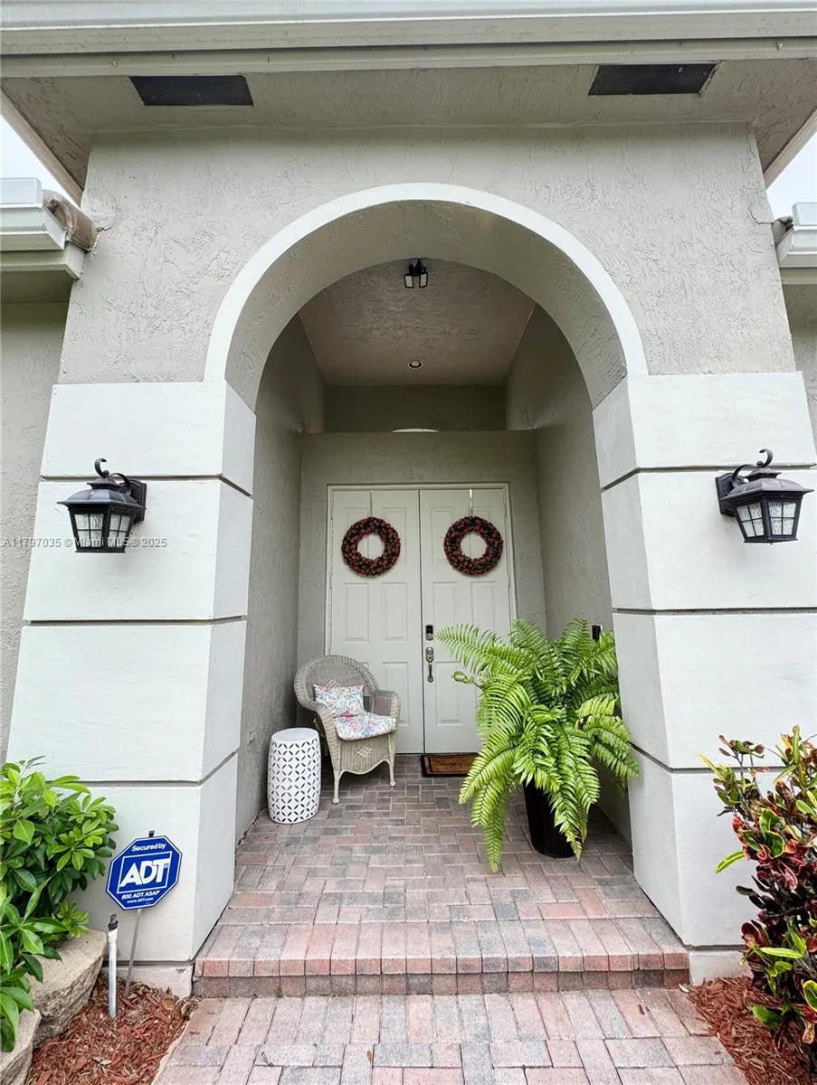 Pembroke Pines, Florida 33028, United States, 4 Bedrooms Bedrooms, ,3 BathroomsBathrooms,Residential,Active,123192
