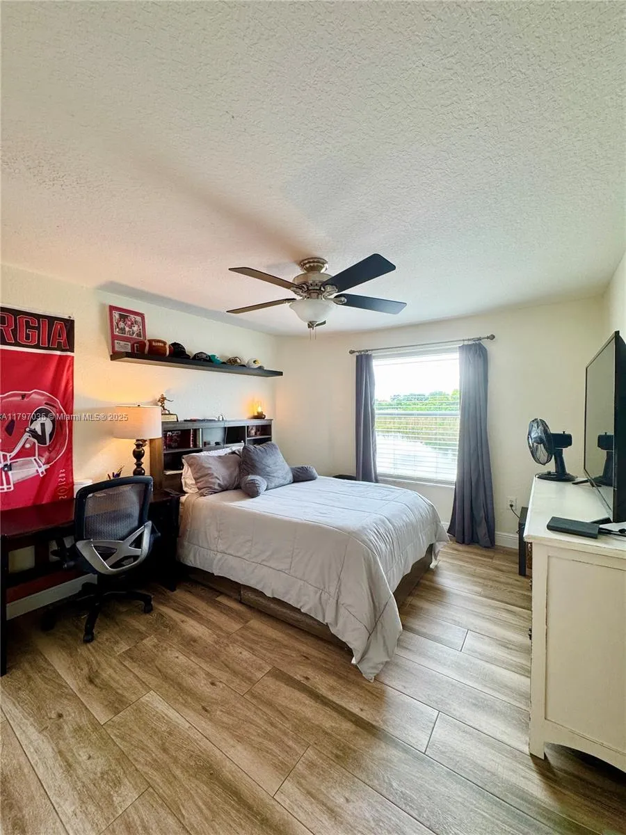 Pembroke Pines, Florida 33028, United States, 4 Bedrooms Bedrooms, ,3 BathroomsBathrooms,Residential,Active,123192