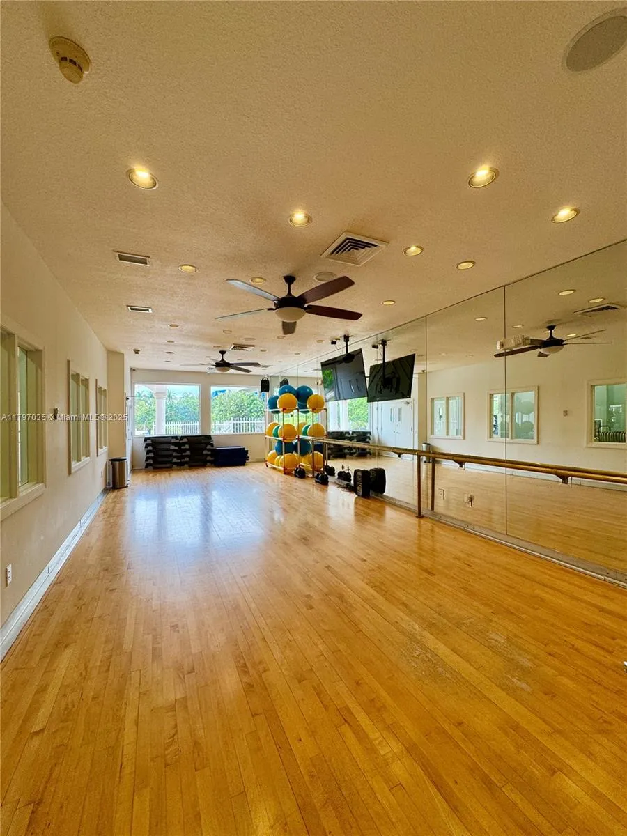 Pembroke Pines, Florida 33028, United States, 4 Bedrooms Bedrooms, ,3 BathroomsBathrooms,Residential,Active,123192