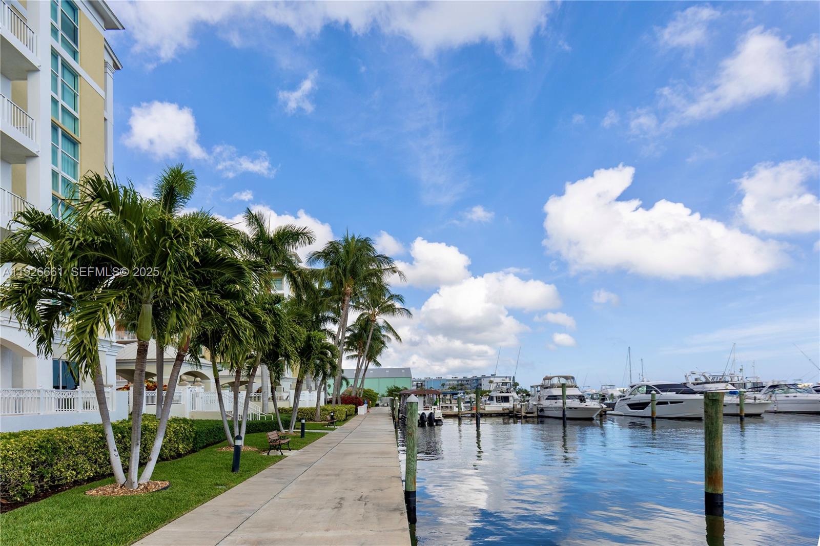 MOORINGS AT LANTANA CONDO - Residential
