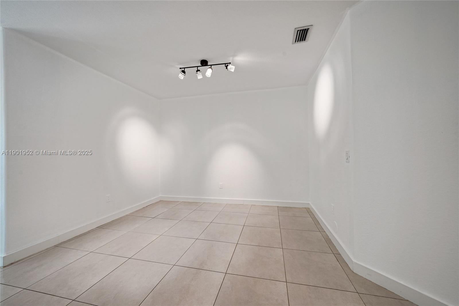 DORAL ISLES NORTH SEC TWO - Residential